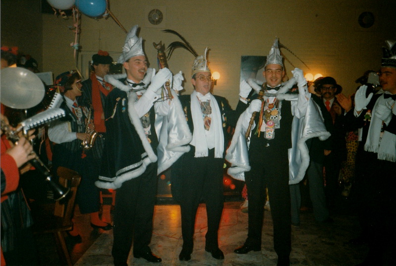 92-02-21 Op bezeuk beej de Piepkuûkes in Indj