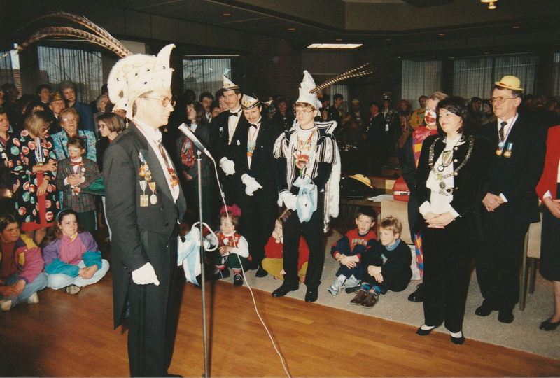92-02-23 Installasie op ut stadhoees