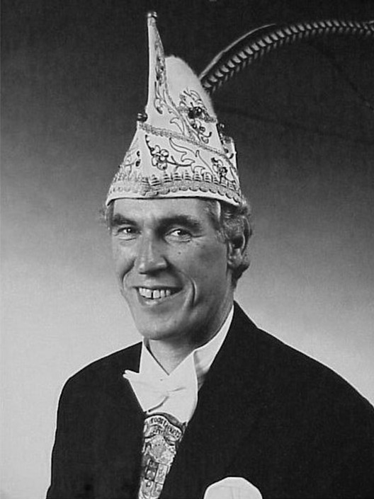 2001 – Rolf II Peters